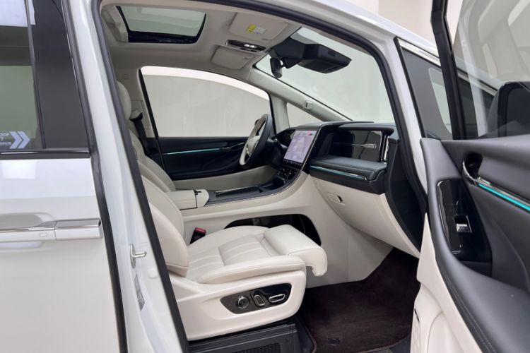 Used GAC Trumpchi Xiangwang M8 2026 Model Zongshi LiDAR Edition Right Front Seat