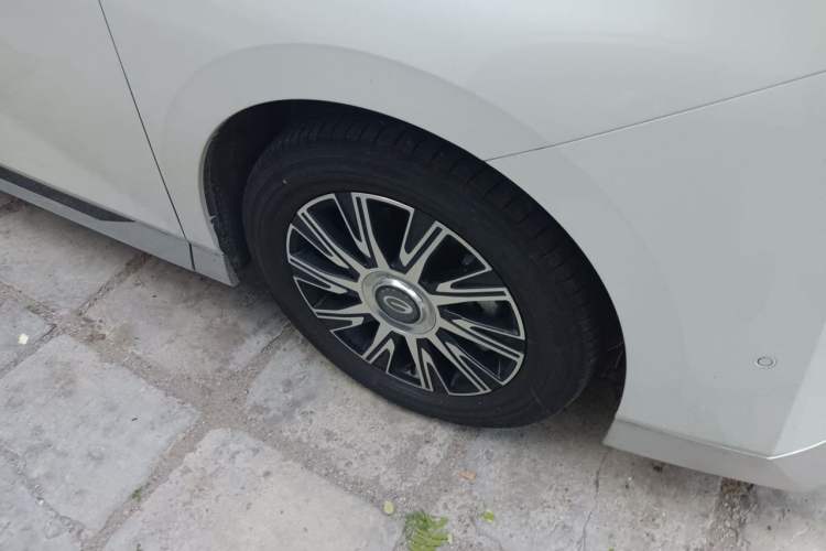 Used GAC Trumpchi Xiangwang M8 2026 Model Zongshi LiDAR Edition Right Front Wheel Hub