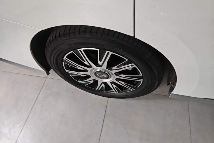 Used GAC Trumpchi Xiangwang M8 2026 Model Zongshi LiDAR Edition Right Rear Wheel Hub