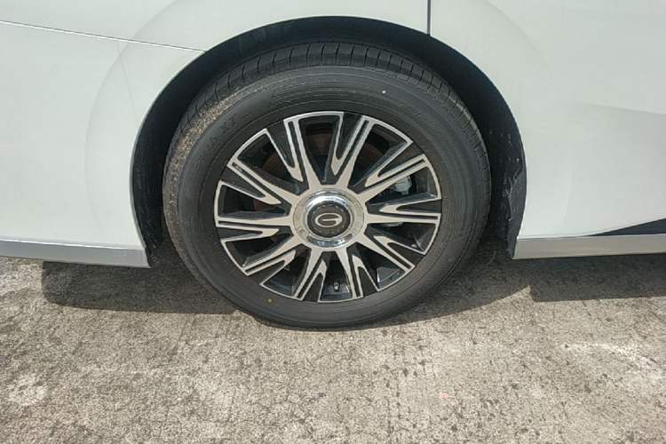 Used GAC Trumpchi Xiangwang M8 2026 Model Zongshi LiDAR Edition Right Rear Wheel Hub