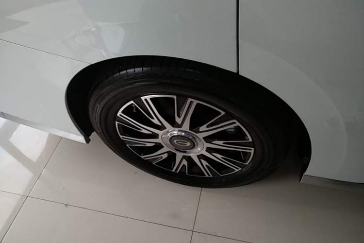 Used GAC Trumpchi Xiangwang M8 2026 Model Zongshi LiDAR Edition Right Rear Wheel Hub