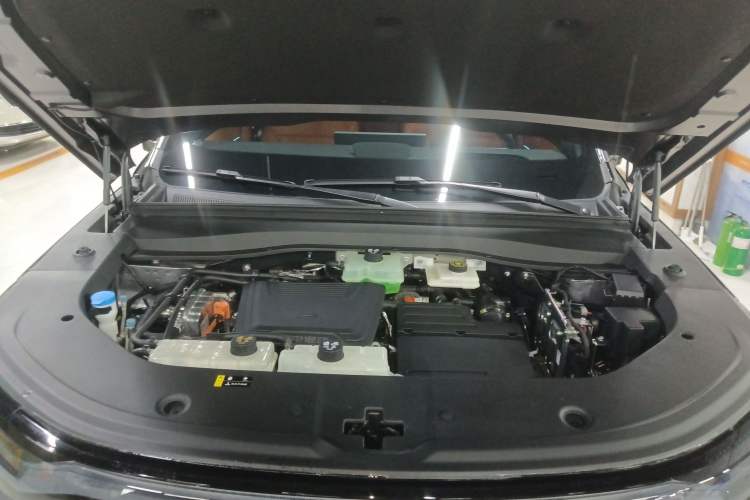 Used GAC Trumpchi Xiangwang S7 2025 205 km Max LiDAR Version Engine Bay