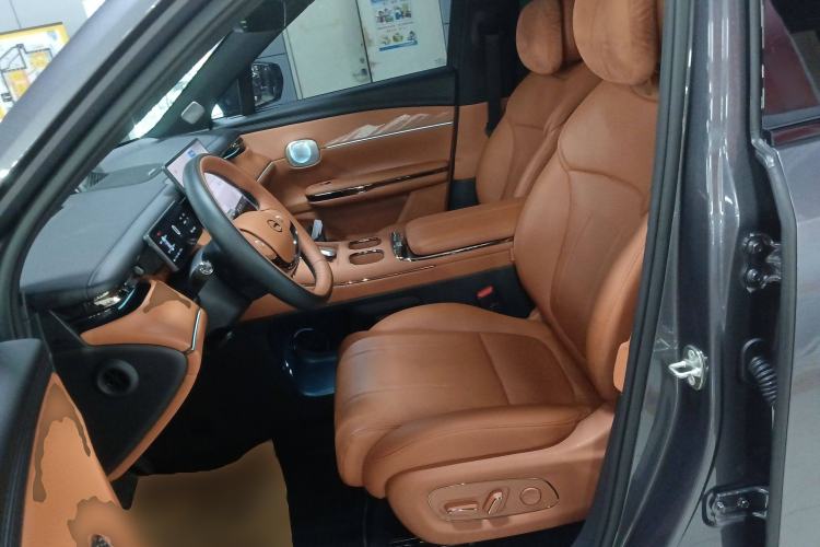 Used GAC Trumpchi Xiangwang S7 2025 205 km Max LiDAR Version Left Front Seat