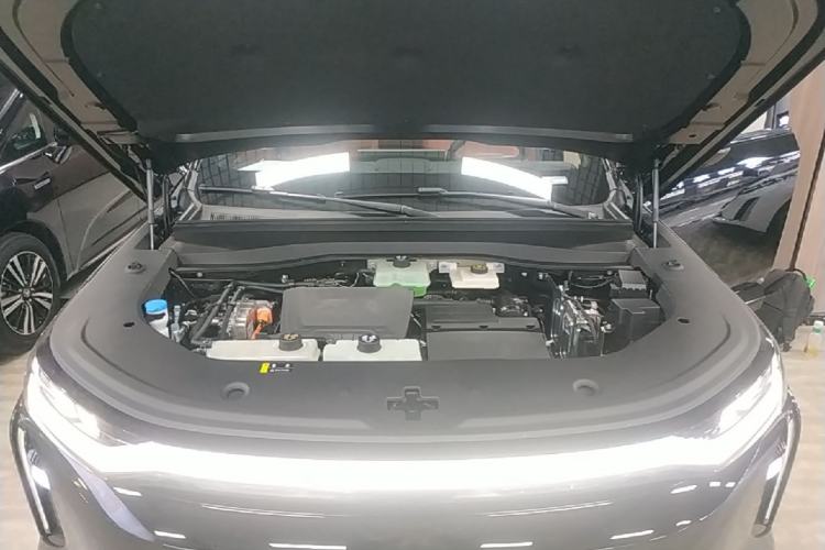 Used GAC Trumpchi Xiangwang S7 2025 205 km Max LiDAR Version Engine Bay