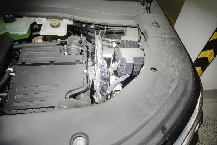 Used GAC Trumpchi Xiangwang S7 2025 205 km Max LiDAR Version Engine Bay Left