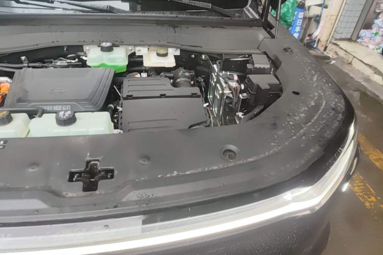 Used GAC Trumpchi Xiangwang S7 2025 Model 205km Pro+ Edition Engine Bay Left