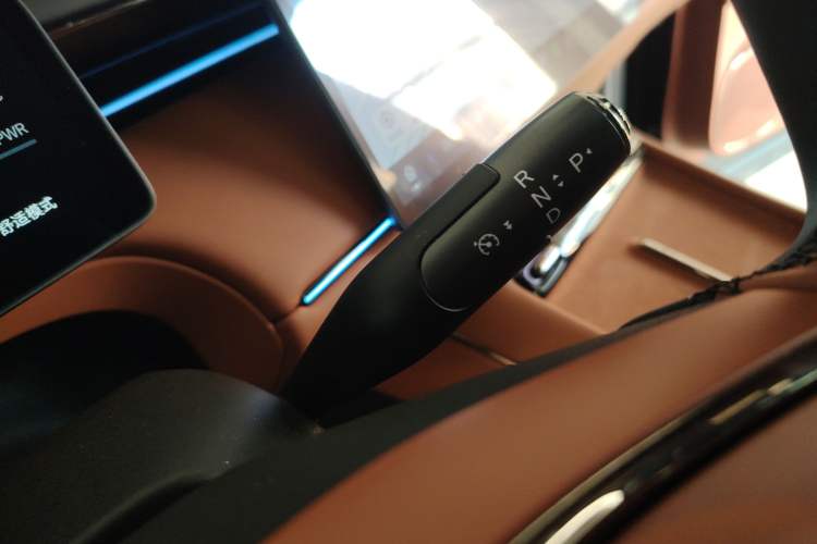 Used GAC Trumpchi Xiangwang S7 2025 205 km Max Version Gear Lever