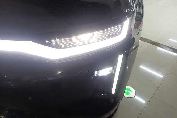 Used GAC Trumpchi Xiangwang S7 2025 205 km Max LiDAR Version Left Front Headlight