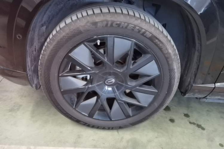 Used GAC Trumpchi Xiangwang S7 2025 205 km Max LiDAR Version Left Front Wheel Hub
