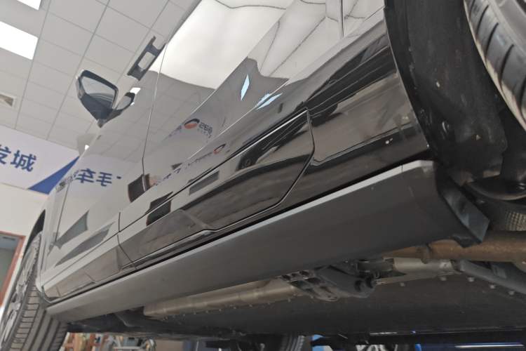 Used GAC Trumpchi Xiangwang S7 2025 205 km Max LiDAR Version Left Side Sill