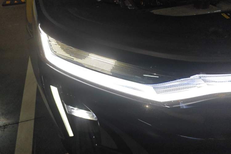 Used GAC Trumpchi Xiangwang S7 2025 205 km Max LiDAR Version Right Front Headlight