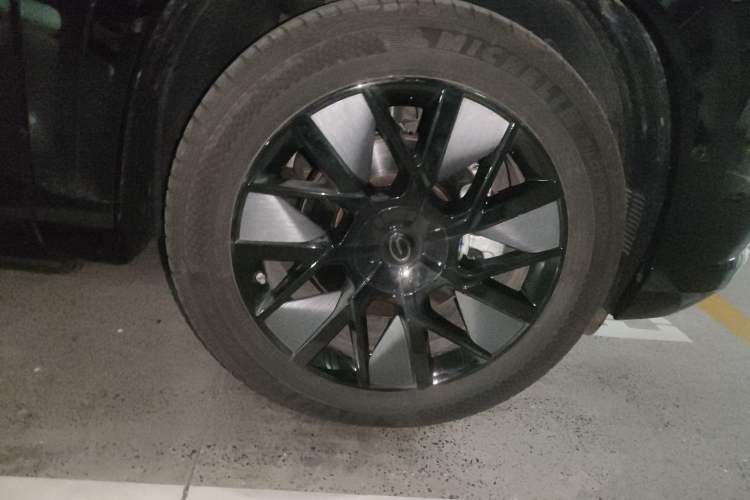Used GAC Trumpchi Xiangwang S7 2025 205 km Max LiDAR Version Right Front Wheel Hub