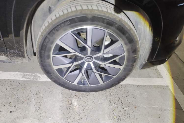 Used GAC Trumpchi Xiangwang S7 2025 180km Ultra All-Wheel Drive LiDAR Edition Right Front Wheel Hub