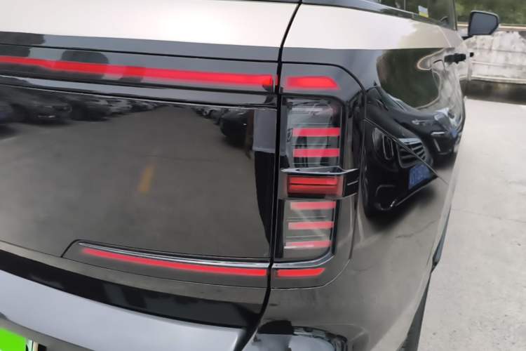Used GAC Trumpchi Xiangwang S7 2025 180km Ultra All-Wheel-Drive Version Right Rear Taillight