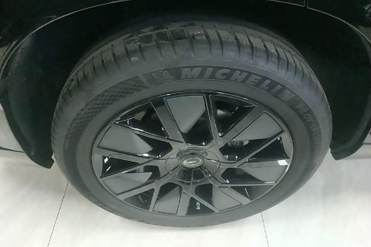 Used GAC Trumpchi Xiangwang S7 2025 205 km Max LiDAR Version Right Rear Wheel Hub