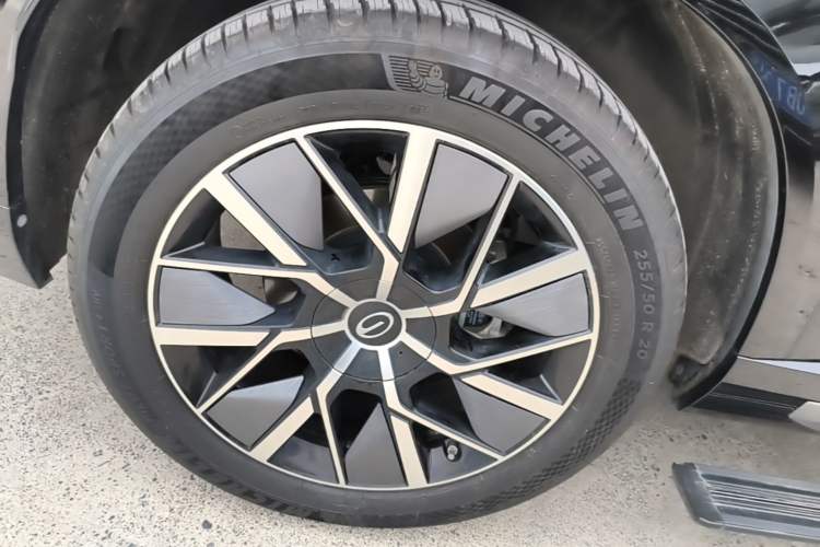 Used GAC Trumpchi Xiangwang S7 2025 180km Ultra All-Wheel-Drive Version Right Rear Wheel Hub