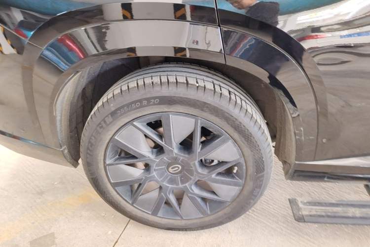 Used GAC Trumpchi Xiangwang S7 2025 205 km Max LiDAR Version Right Rear Wheel Hub