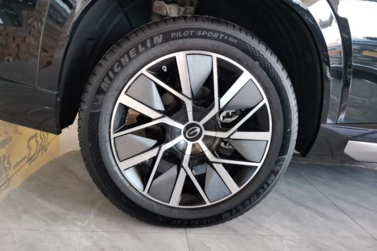 Used GAC Trumpchi Xiangwang S7 2025 205 km Max LiDAR Version Right Rear Wheel Hub