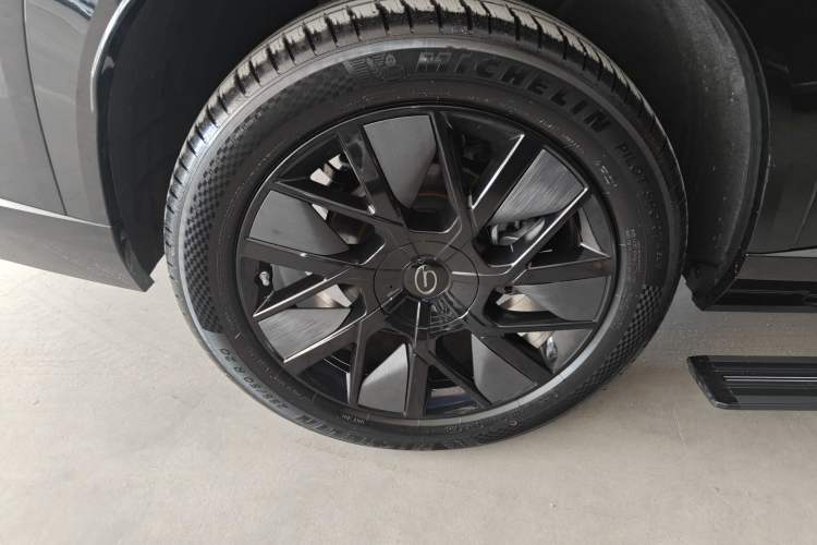 Used GAC Trumpchi Xiangwang S7 2025 205 km Max LiDAR Version Right Rear Wheel Hub