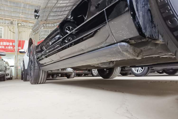 Used GAC Trumpchi Xiangwang S7 2025 205 km Max LiDAR Version Right Side Sill
