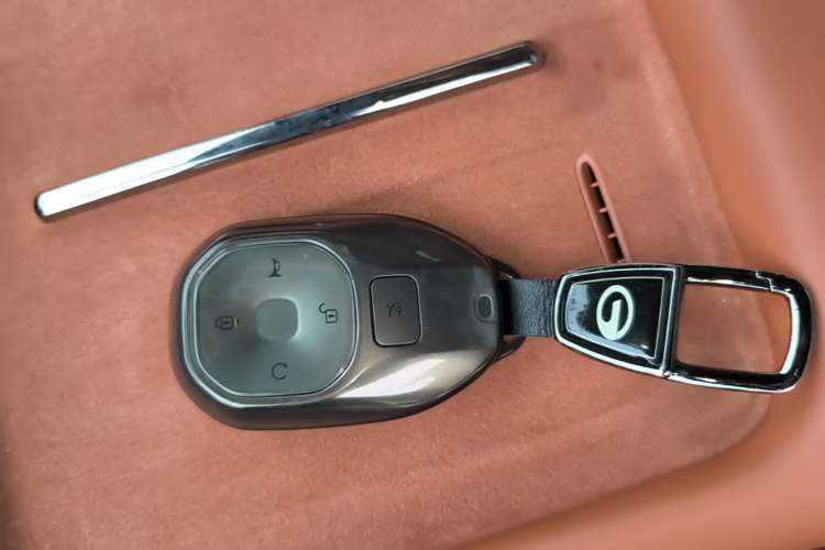 Used GAC Trumpchi Xiangwang S7 2025 180km Ultra All-Wheel-Drive Version Vehicle Key