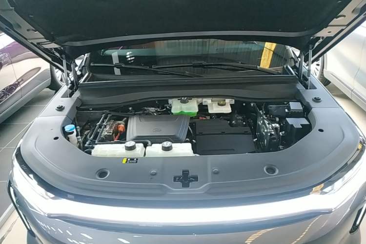 Used GAC Trumpchi Xiangwang S7 2025 205 km Max Version Engine Bay