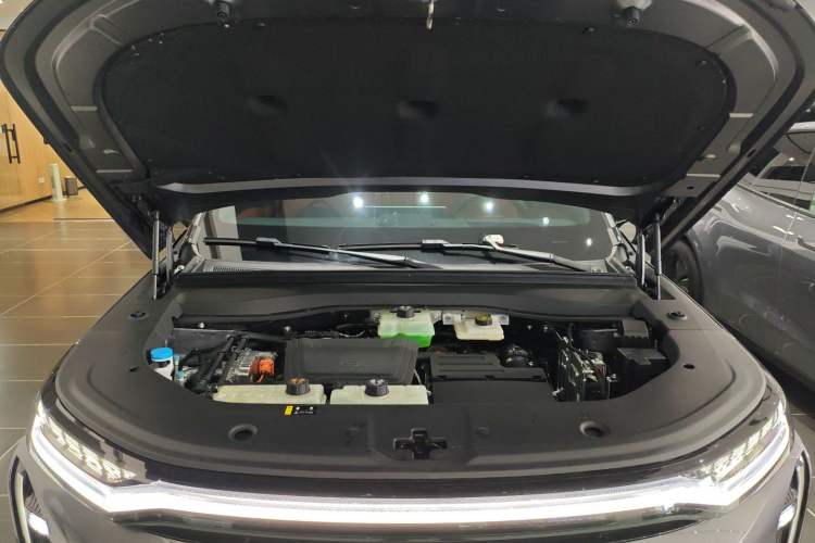 Used GAC Trumpchi Xiangwang S7 2025 205 km Max Version Engine Bay