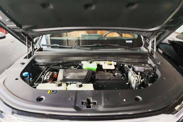 Used GAC Trumpchi Xiangwang S7 2025 205 km Max LiDAR Version Engine Bay