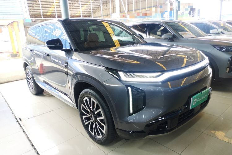 Used GAC Trumpchi Xiangwang S7 2025 205 km Max Version Front Right 45 Deg