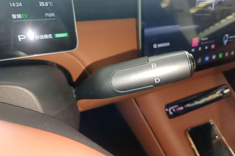 Used GAC Trumpchi Xiangwang S7 2025 205 km Max LiDAR Version Gear Lever