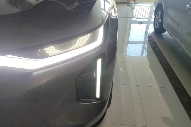Used GAC Trumpchi Xiangwang S7 2025 205 km Max LiDAR Version Left Front Headlight