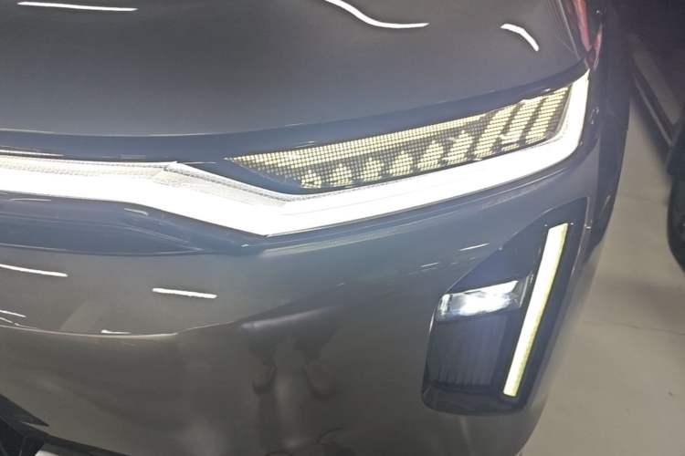 Used GAC Trumpchi Xiangwang S7 2025 205 km Max LiDAR Version Left Front Headlight