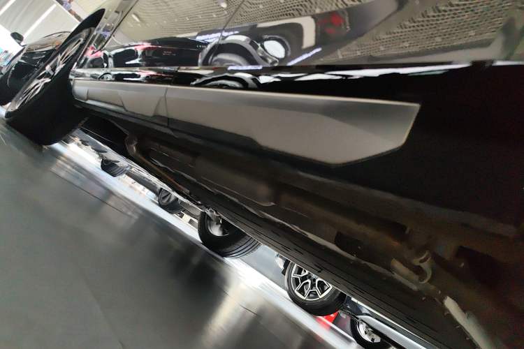 Used GAC Trumpchi Xiangwang S7 2025 205 km Max LiDAR Version Left Side Sill