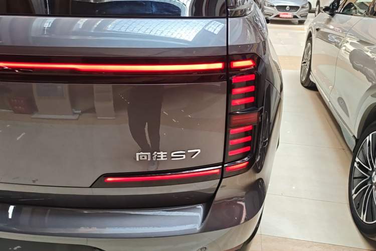 Used GAC Trumpchi Xiangwang S7 2025 205 km Max LiDAR Version Right Rear Taillight