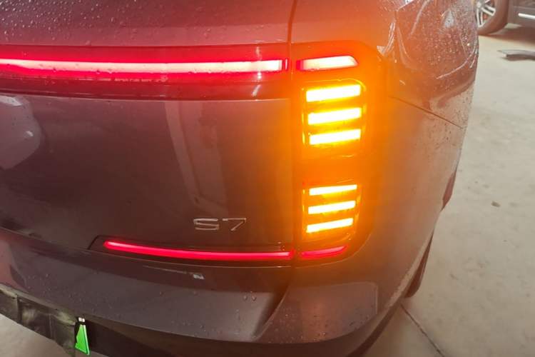 Used GAC Trumpchi Xiangwang S7 2025 205 km Max LiDAR Version Right Rear Taillight