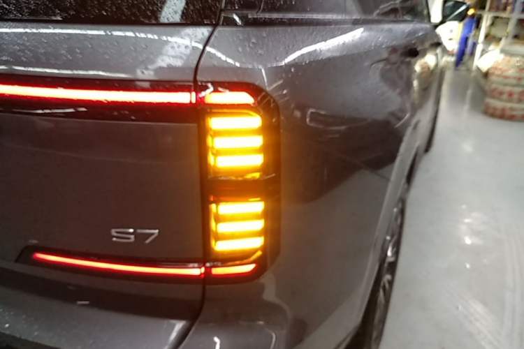 Used GAC Trumpchi Xiangwang S7 2025 205 km Max Version Right Rear Taillight