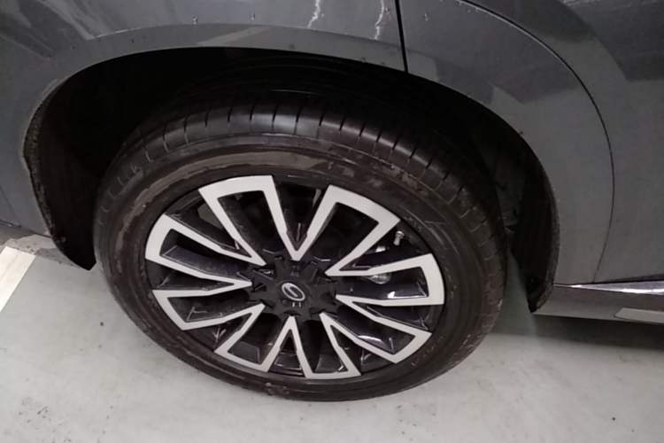 Used GAC Trumpchi Xiangwang S7 2025 205 km Max Version Right Rear Wheel Hub