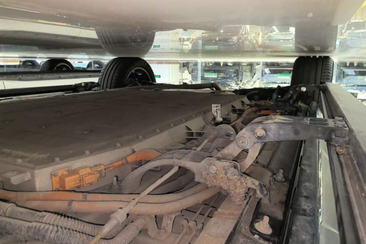 Used GAC Trumpchi Xiangwang S7 2025 205 km Max LiDAR Version Right Side Sill