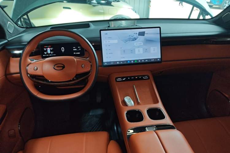 Used GAC Trumpchi Xiangwang S7 2025 180km Ultra All-Wheel Drive LiDAR Edition Audio And AC Panel
