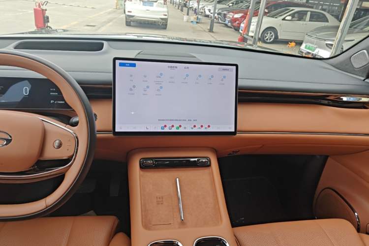 Used GAC Trumpchi Xiangwang S7 2025 180km Ultra All-Wheel Drive LiDAR Edition Audio And AC Panel