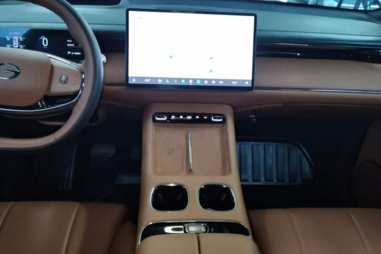 Used GAC Trumpchi Xiangwang S7 2025 180km Ultra All-Wheel Drive LiDAR Edition Audio And AC Panel