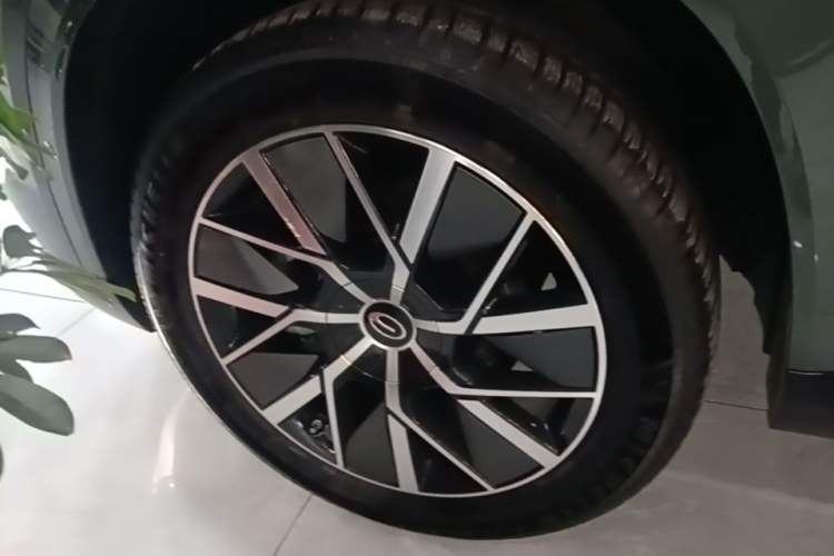 Used GAC Trumpchi Xiangwang S7 2025 180km Ultra All-Wheel Drive LiDAR Edition Exterior 2