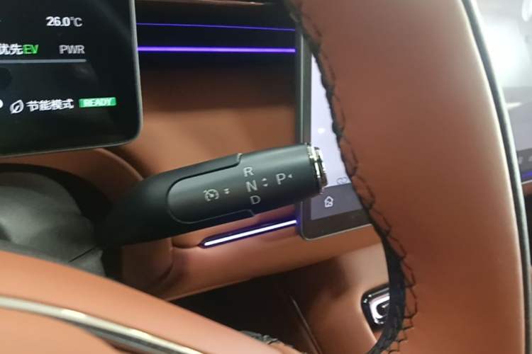 Used GAC Trumpchi Xiangwang S7 2025 180km Ultra All-Wheel Drive LiDAR Edition Gear Lever