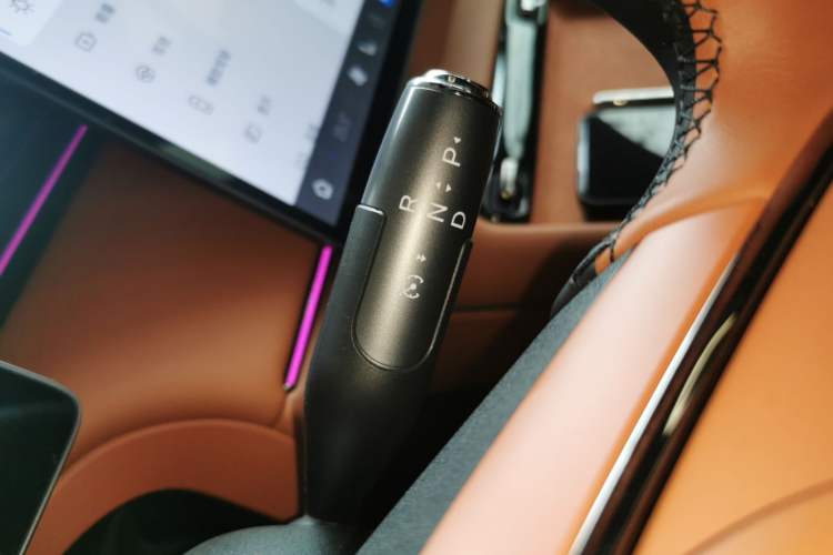 Used GAC Trumpchi Xiangwang S7 2025 180km Ultra All-Wheel Drive LiDAR Edition Gear Lever