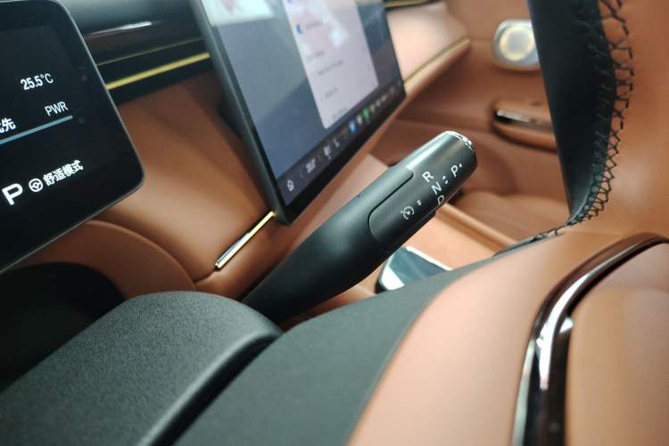 Used GAC Trumpchi Xiangwang S7 2025 180km Ultra All-Wheel Drive LiDAR Edition Gear Lever