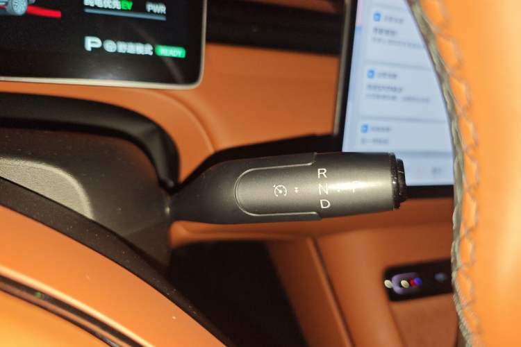 Used GAC Trumpchi Xiangwang S7 2025 180km Ultra All-Wheel Drive LiDAR Edition Gear Lever
