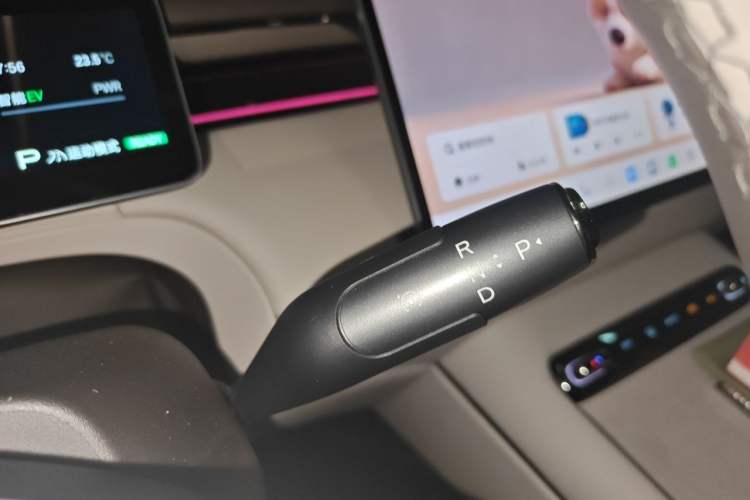 Used GAC Trumpchi Xiangwang S7 2025 180km Ultra All-Wheel Drive LiDAR Edition Gear Lever