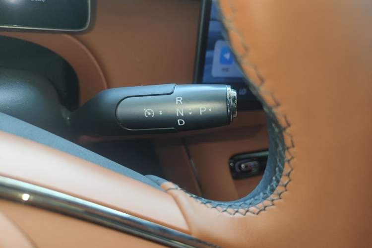Used GAC Trumpchi Xiangwang S7 2025 180km Ultra All-Wheel Drive LiDAR Edition Gear Lever