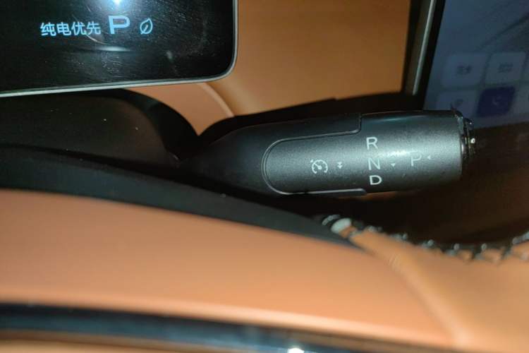 Used GAC Trumpchi Xiangwang S7 2025 180km Ultra All-Wheel Drive LiDAR Edition Gear Lever