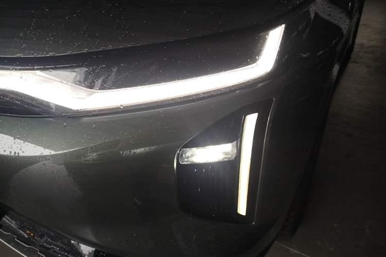 Used GAC Trumpchi Xiangwang S7 2025 180km Ultra All-Wheel Drive LiDAR Edition Left Front Headlight